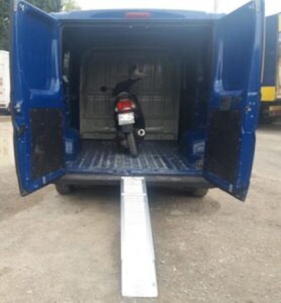 Οδική βοήθεια για μοτοσυκλέτες στην Αθήνα CargoTaxi
